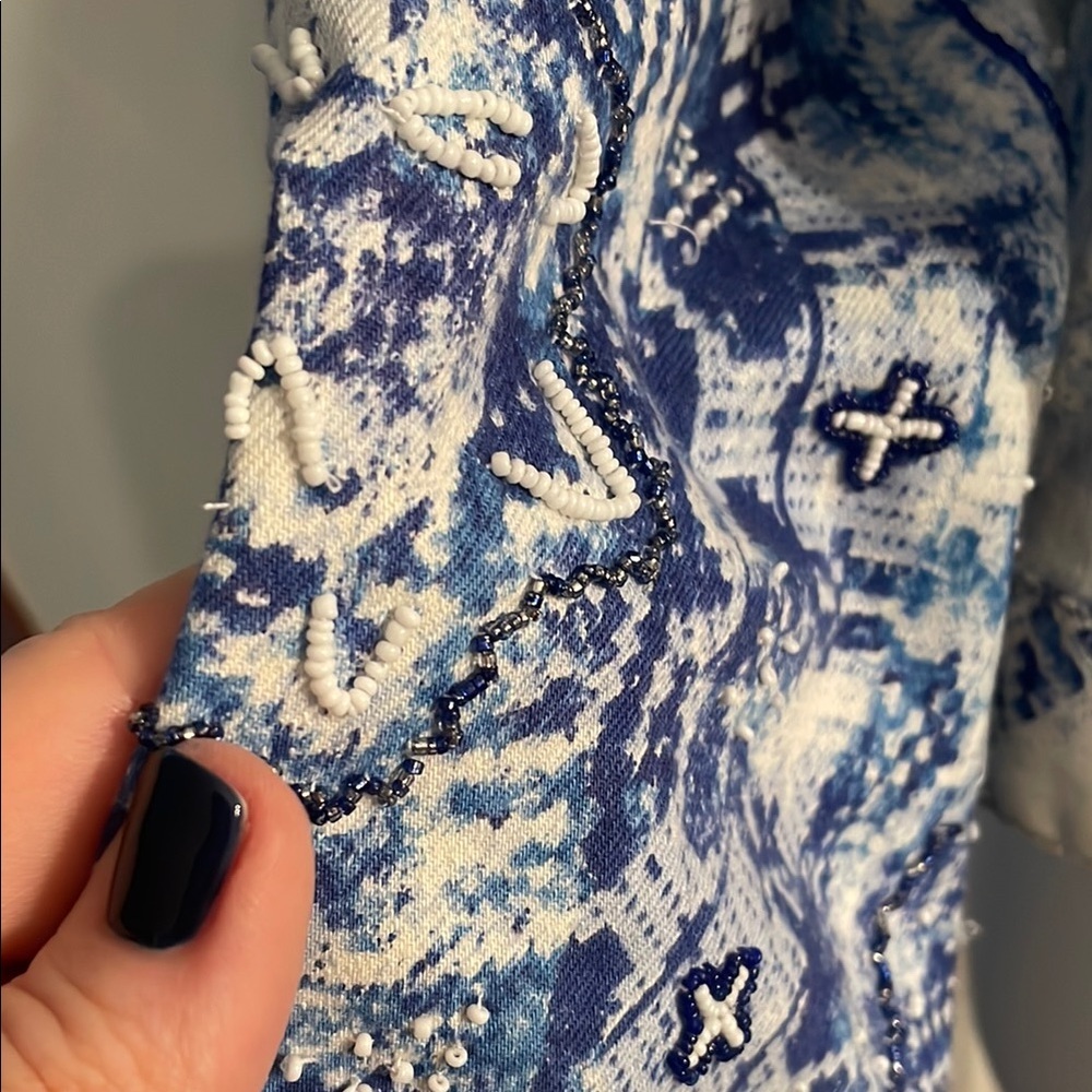 Chico’s Embroidered Embellished Blue Patterned Women's Jacket Size 1 Cropped - Picture 4 of 8